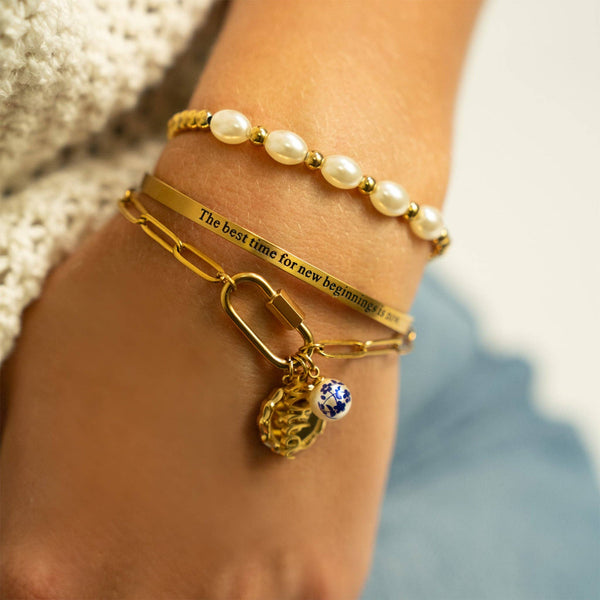 18K Gold PVD 8mm Kiska Glass Pearl Stretch Bracelet: Gold