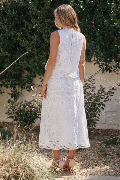 SLEEVELESS LACE TOP AND SKIRT SET WITH SCALLOPED HEM: OFF WHITE / S-M-L(2-2-2) - Lulu Bella Boutique