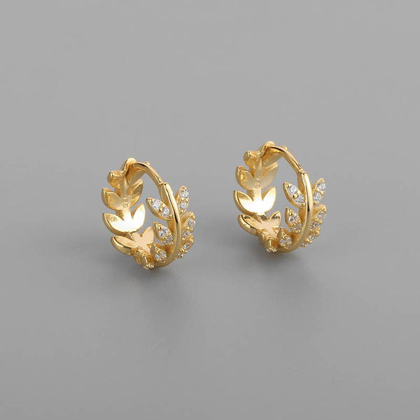 E043 gold leaf huggie earrings, leaf hoop earrings, huggies: Silver