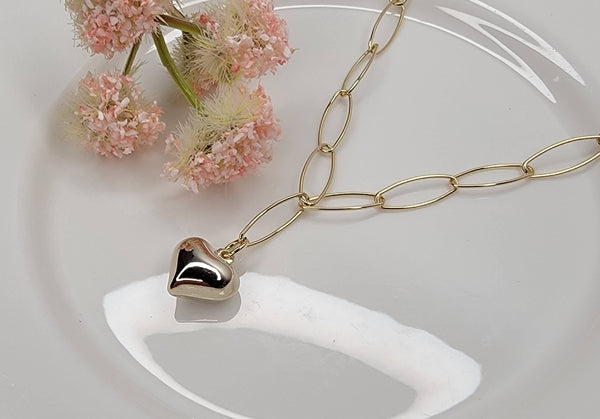 HEART PENDANT WITH LINK CHAIN NECKLACE. - Lulu Bella Boutique