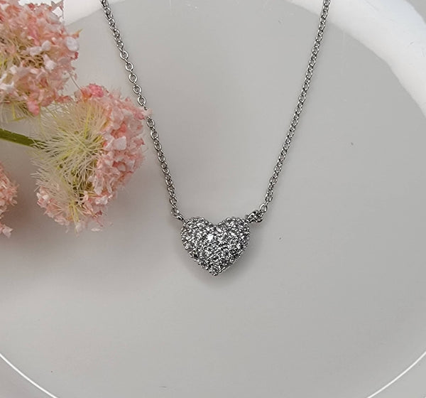 HEART PENDANT NECKLACE.: GOLD - Lulu Bella Boutique