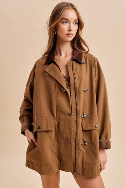 METAL CLASP UTILITY BARN JACKET: UTILITY OLIVE