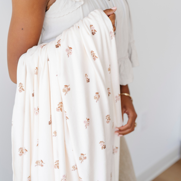 MINKY STRETCH LUXE XL SWADDLE/BLANKET: Meadow