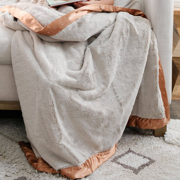 SATIN BORDER TODDLER BLANKETS: Camo