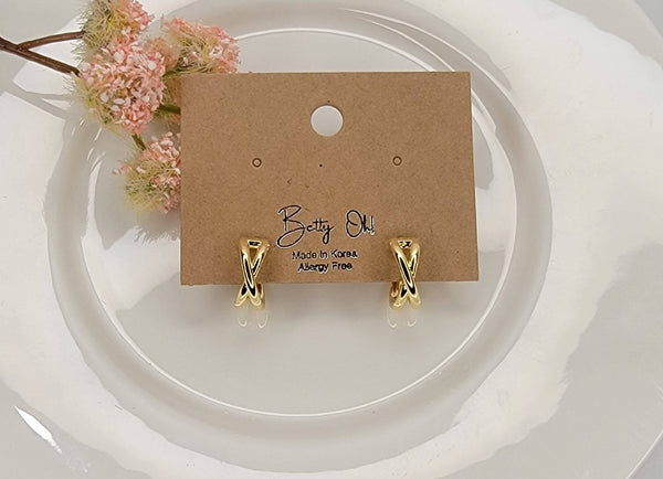 X-CROSS HOOP EARRINGS.: GOLD - Lulu Bella Boutique