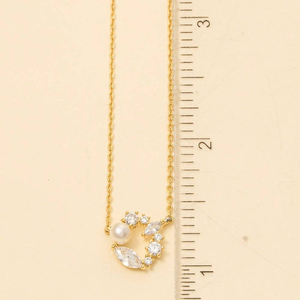 Dainty Pearl And Gems Round Pendant Necklace: GDCRM