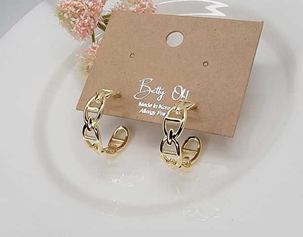 CHAIN STYLE HOOP EARRINGS.: Silver - Lulu Bella Boutique