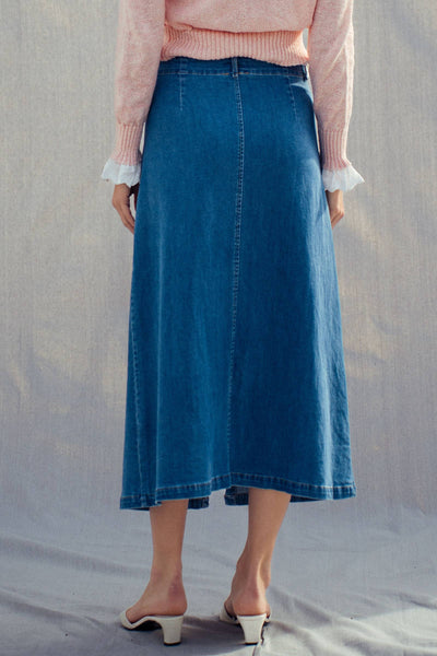 Button-Front Denim Midi Skirt: DENIM / S-2/M-2/L-2 - Lulu Bella Boutique