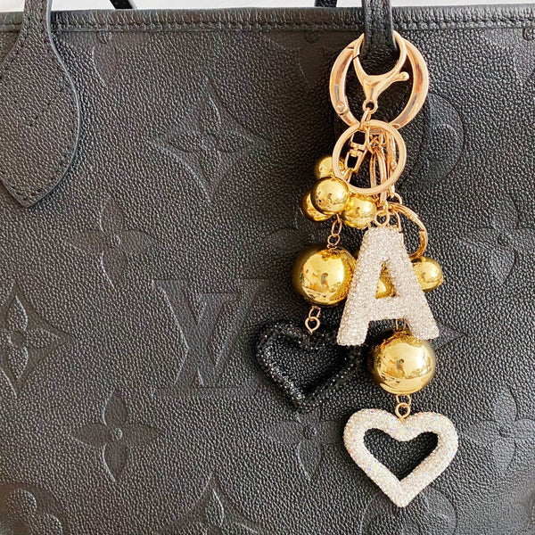 It Girl Glam Initial Key Chain: Crystal Clear / B