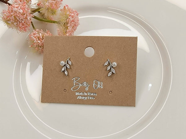 Cz Post Earring: Gold