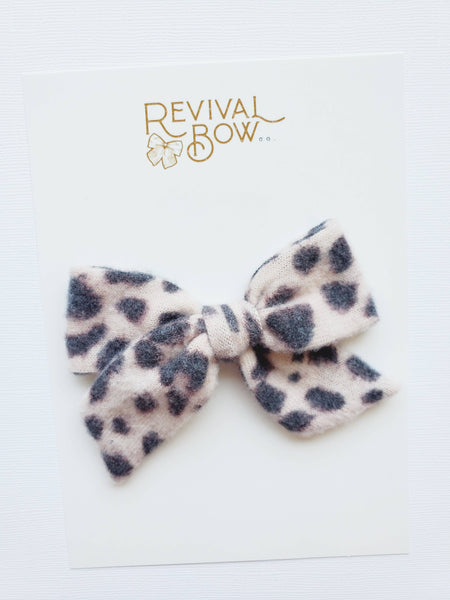 Classic Pinwheel Bow • Cheetah • Leopard • Neutral Bow • Bow