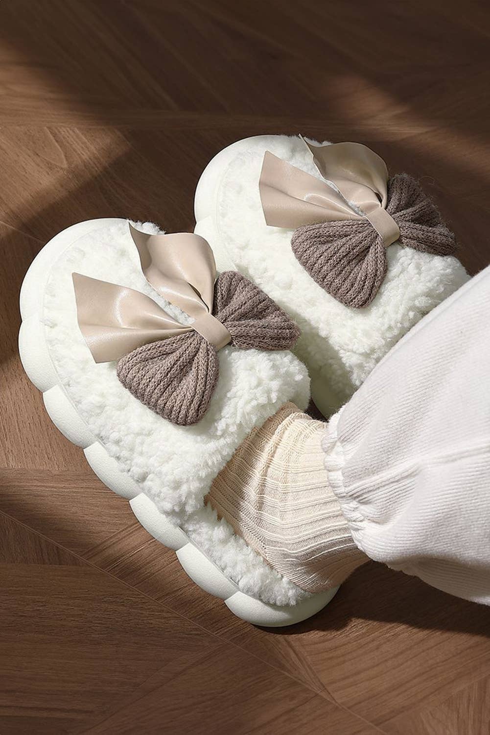 Bowknot Applique Plush Winter Slippers | US6-9.5: As shown / Standard / US8.5 (CN40)