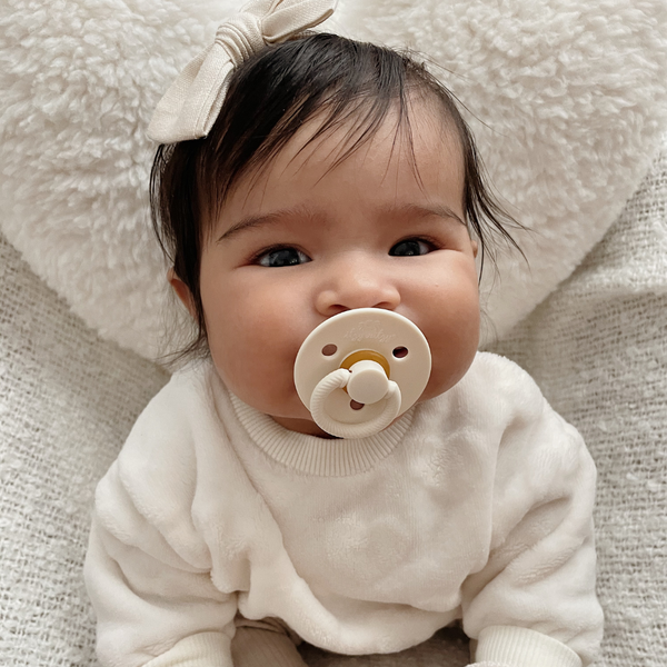 Itzy Soother™ Natural Rubber Paci Sets: Glow 0-6 M