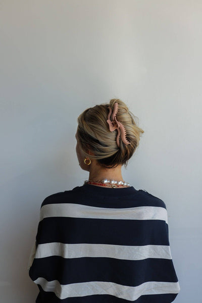 KAXI ORIGINAL WAVY HOLD EVERYTHING CLAW: HONEY BLONDE - Lulu Bella Boutique