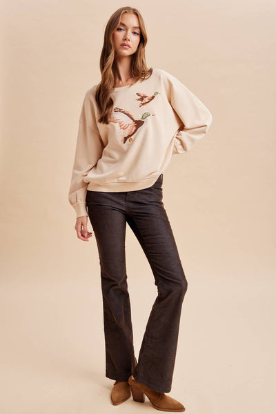 EMBROIDERED DUCK PULLOVER: CASHEW