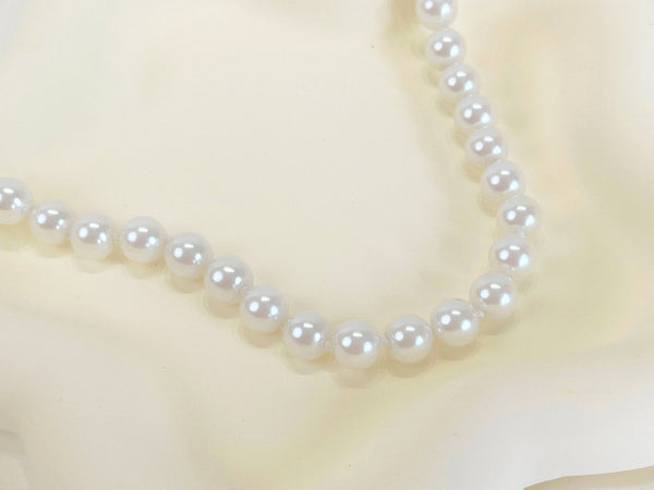 Single strand large white pearl necklace, pearl necklace