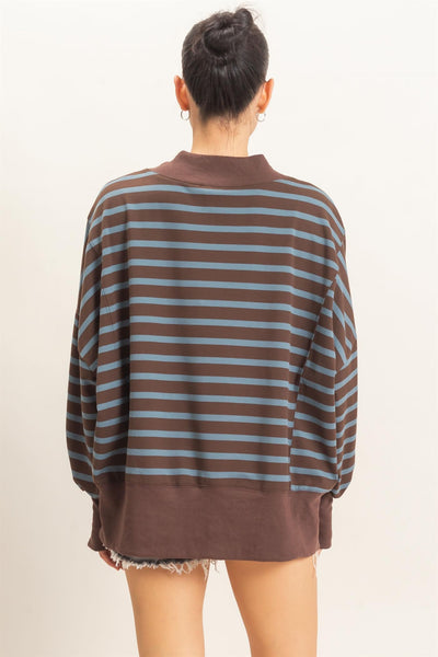 Striped Mock Neck Sweatshirt in Brown/Blue