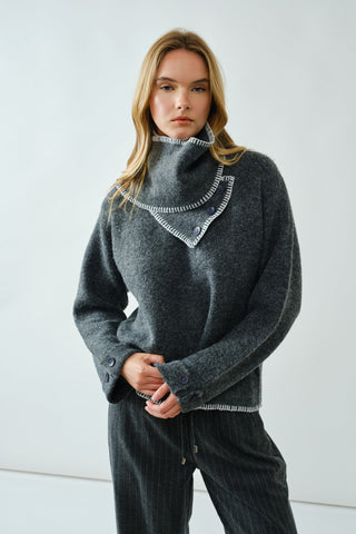 Soft Pullover Contrast Stitches Sweater With Scarf