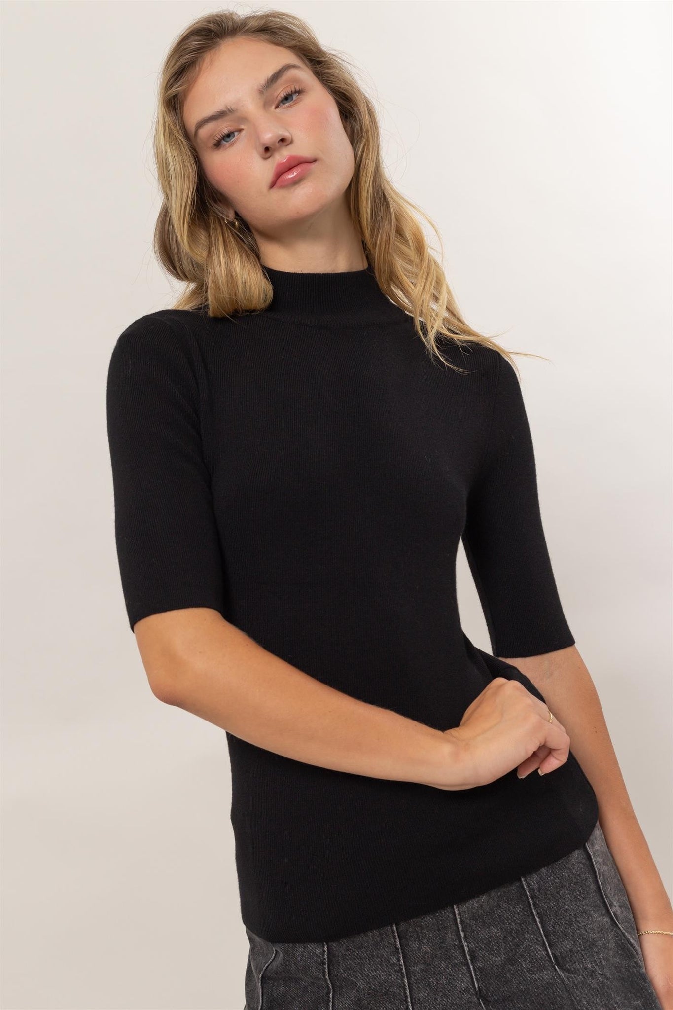 Short Sleeve Mock Neck Knit Top