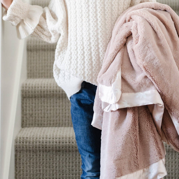 SATIN BORDER TODDLER BLANKETS: Daisy