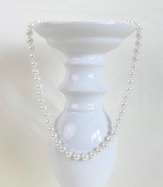 Single strand large white pearl necklace, pearl necklace