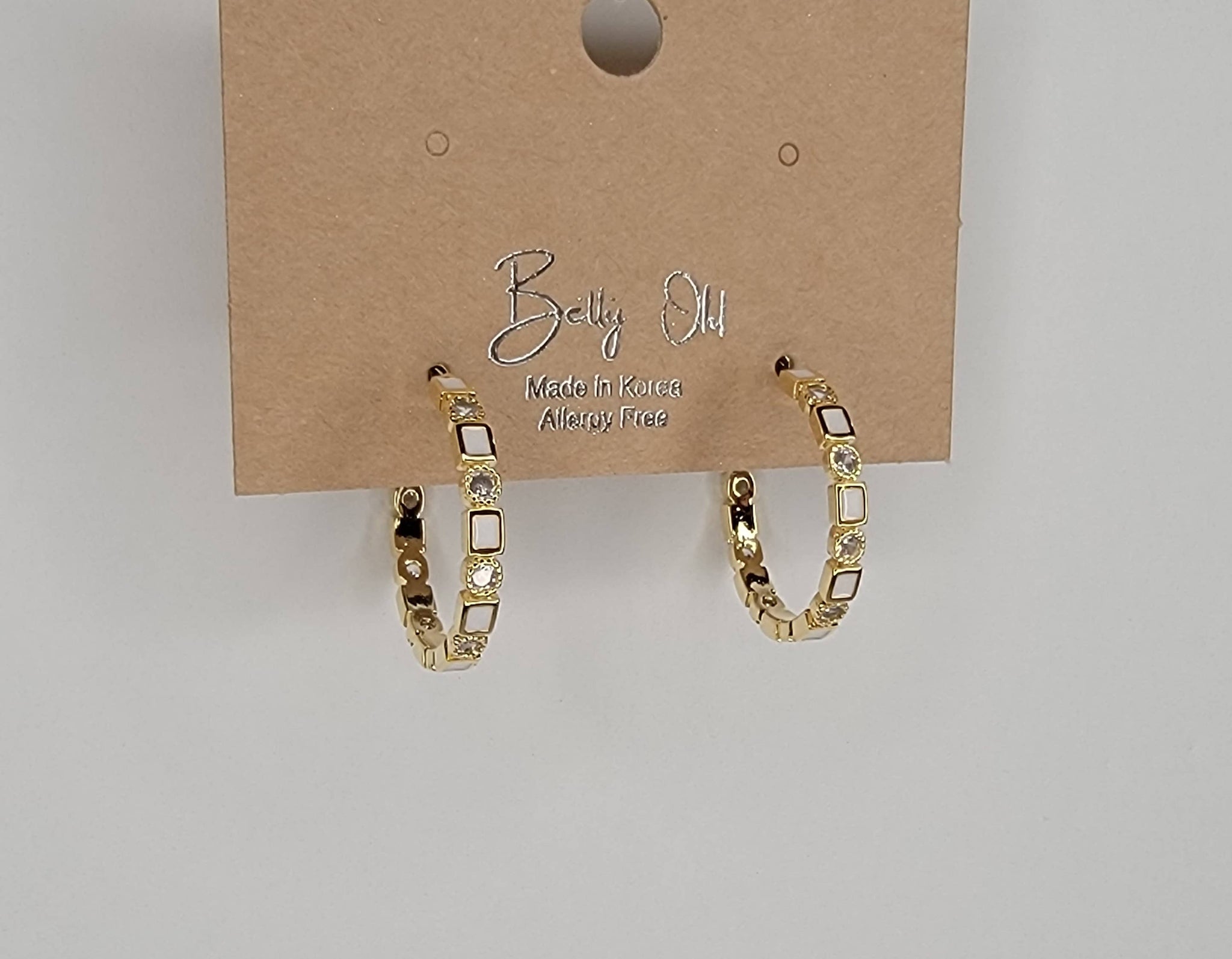 DECO HOOP EARRINGS.: White