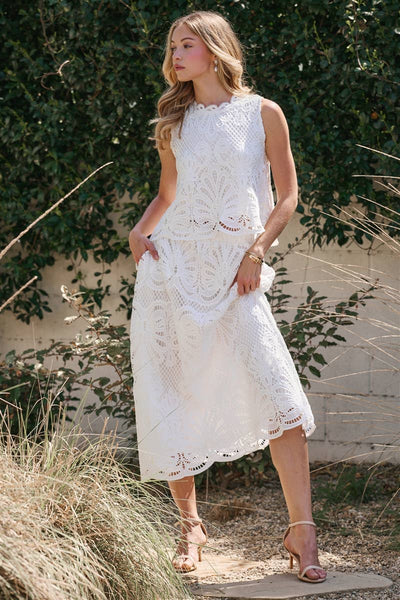 SLEEVELESS LACE TOP AND SKIRT SET WITH SCALLOPED HEM: OFF WHITE / S-M-L(2-2-2) - Lulu Bella Boutique