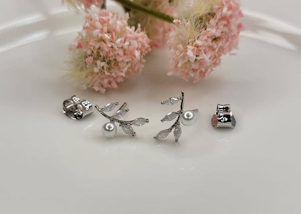 Cz Post Earring: Gold