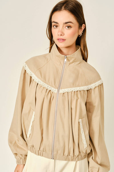 LACE SHIRRING BOMBER JACKET: TAN