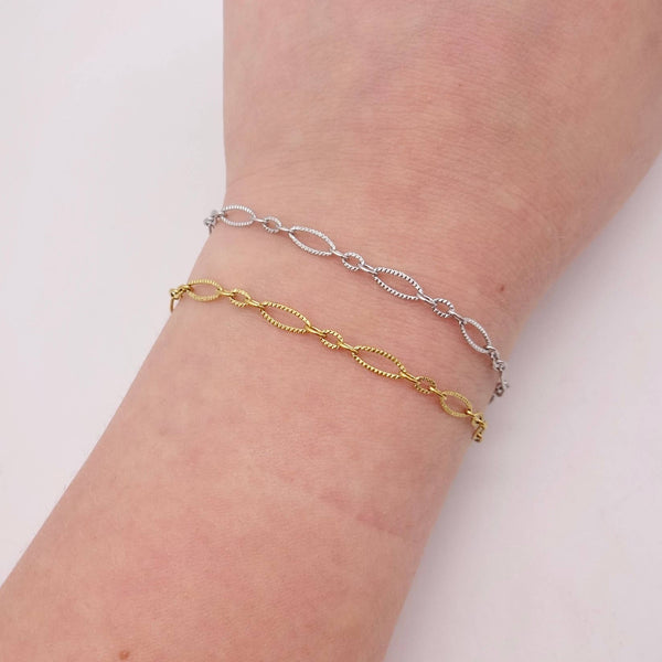 Textured Oval Chain Bracelet: 14k Gold