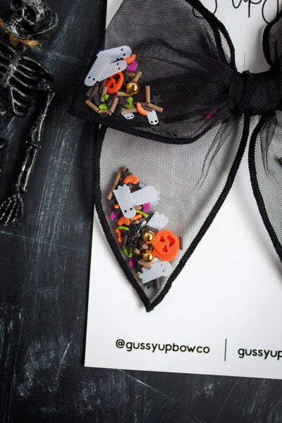 Ghosts in the Graveyard Shaker | Whimsy Bow | Halloween 24 Collection: Mini Bow on clip