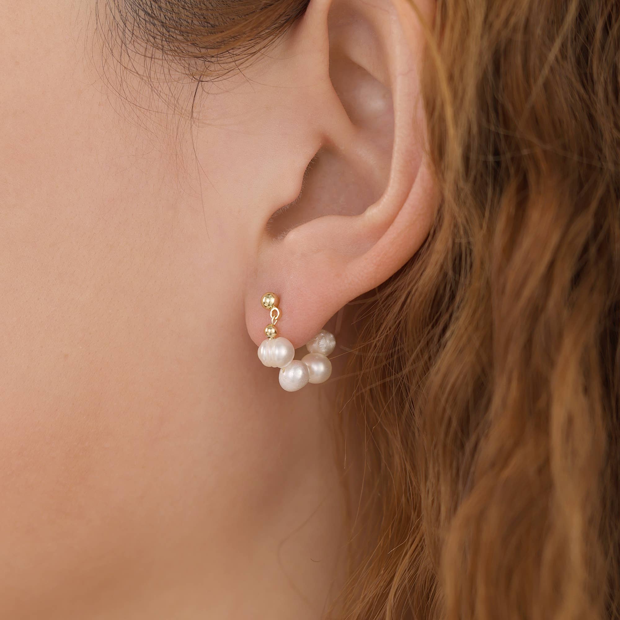 E134 pearl hoop earring, pearl earring, huggie earring - Lulu Bella Boutique