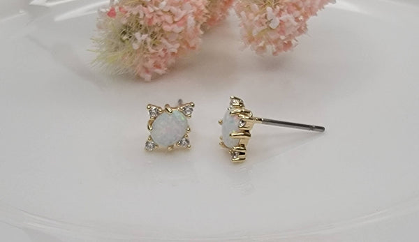SEMI PRECIOUS OPAL STONE POST EARRINGS.: GOLD