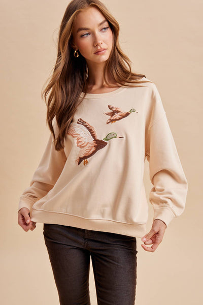 EMBROIDERED DUCK PULLOVER: CASHEW