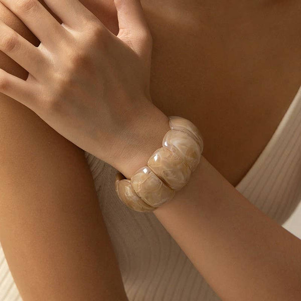 Color-Block Acrylic Stretch Cord Bracelet: Brown