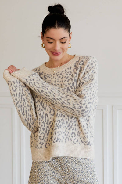 ROUND NECK LONG SLEEVE ANIMAL SWEATER: CREAM-GREY ANIMAL / S - Lulu Bella Boutique