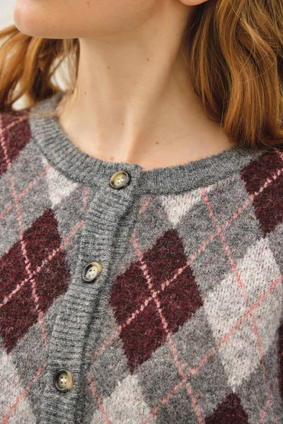 ARGYLE PATTERN SWEATER CARDIGAN : GREY