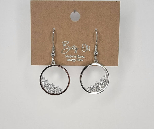 Circle Fill With Stones Hook Earring: Gold