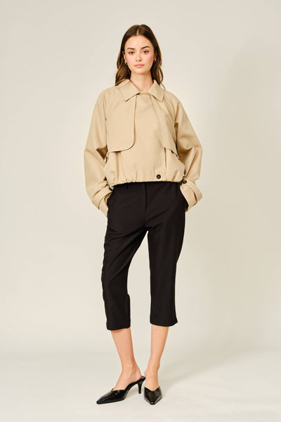 SLIM LEG WOVEN CAPRI PANTS: BLACK