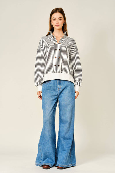PULLOVER STRIPED EYELET DETAIL SWEATSHIRTS: OFF WHITE / BLACK
