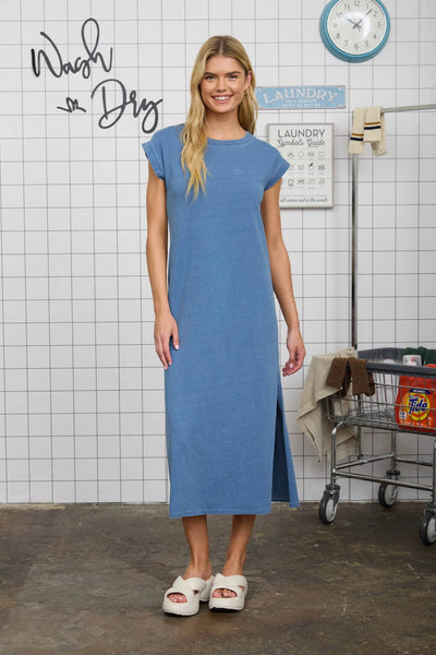 SHORT SLEEVE SIDE SLIT DETAIL KNIT T-SHIRT MIDI DRESS: DARK DENIM - Lulu Bella Boutique