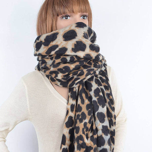 Leopard Fashionable Scarf: Leopard