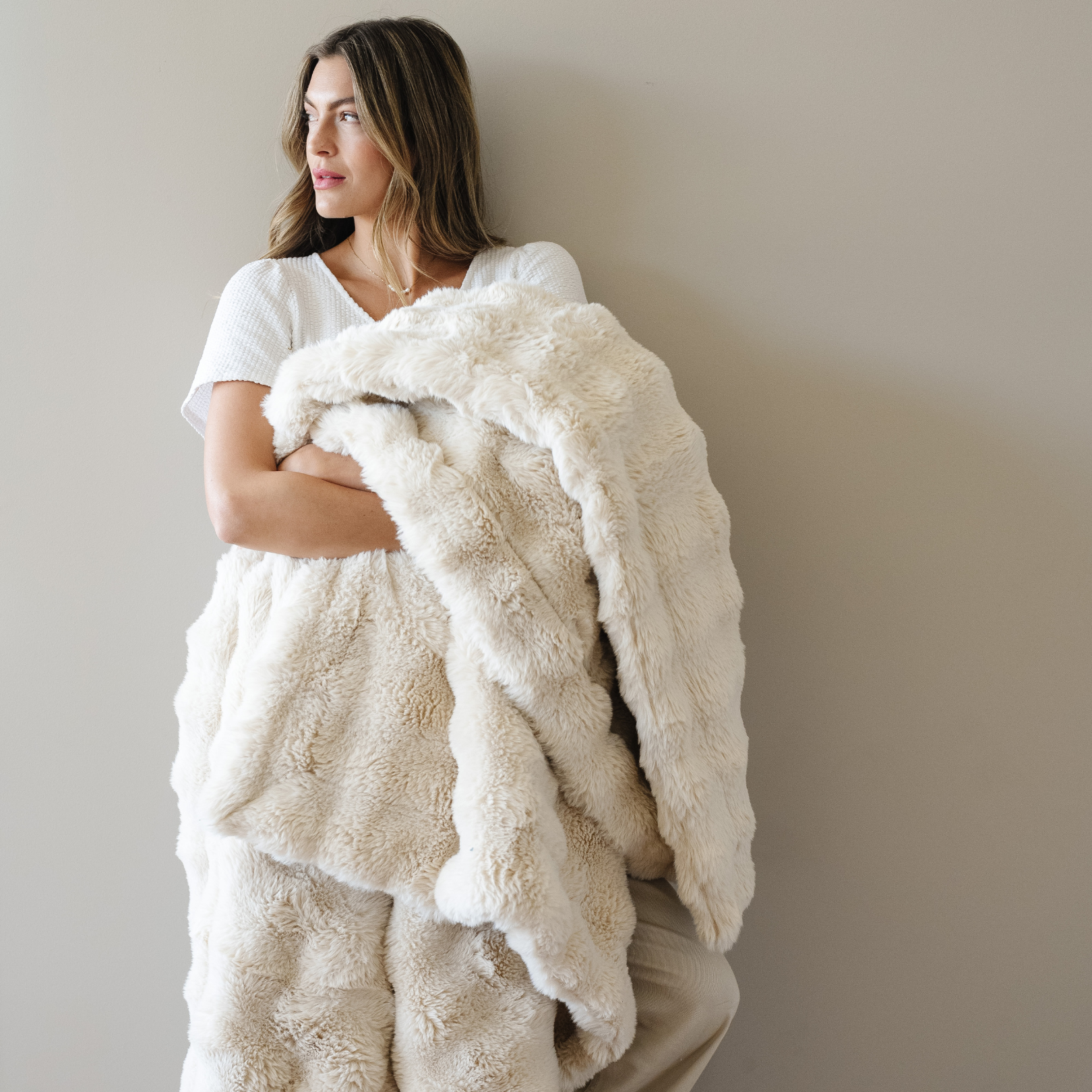 PLUSH FAUX FUR THROW BLANKETS: Buttermilk - Lulu Bella Boutique