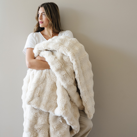 PLUSH FAUX FUR THROW BLANKETS: Buttermilk - Lulu Bella Boutique