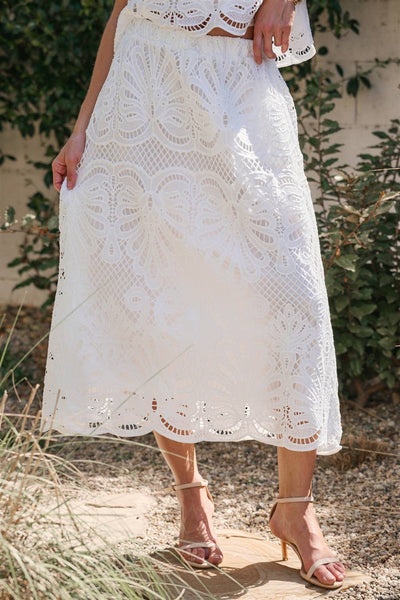 SLEEVELESS LACE TOP AND SKIRT SET WITH SCALLOPED HEM: OFF WHITE / S-M-L(2-2-2) - Lulu Bella Boutique