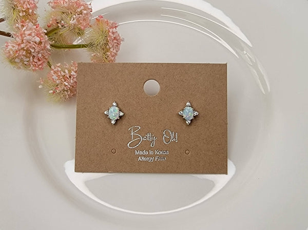SEMI PRECIOUS OPAL STONE POST EARRINGS.: GOLD