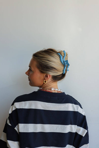 KAXI ORIGINAL WAVY HOLD EVERYTHING CLAW: HONEY BLONDE - Lulu Bella Boutique