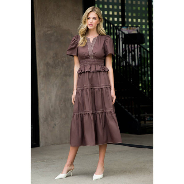Short Sleeve V-Neck Tiered Midi Dress: BROWN