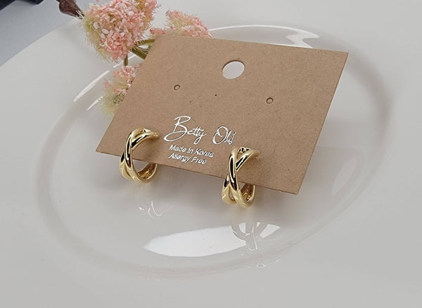 X-CROSS HOOP EARRINGS.: GOLD - Lulu Bella Boutique