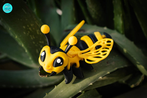 Bee and Queen Bee 3D Printed Articulated Fidget Toy: Queen Bee / Medium - 6" - Lulu Bella Boutique